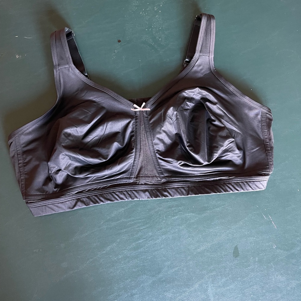 BNWOT plus size bra NO Wire size 46DDD by Cacique